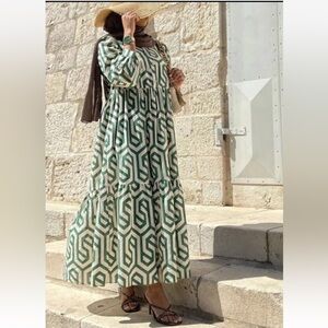 Zara Green and Cream Long Sleeve Dress